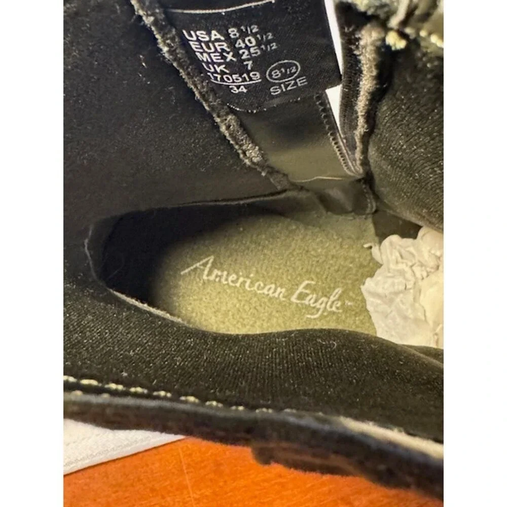American Eagle Women's 8.5 Green Suede Studded Ankle Boots Zip Low‎ Heel